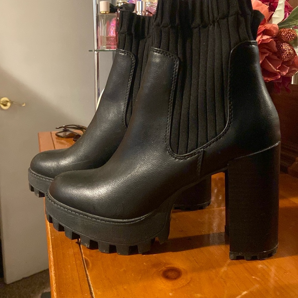 Bamboo Black heeled boots